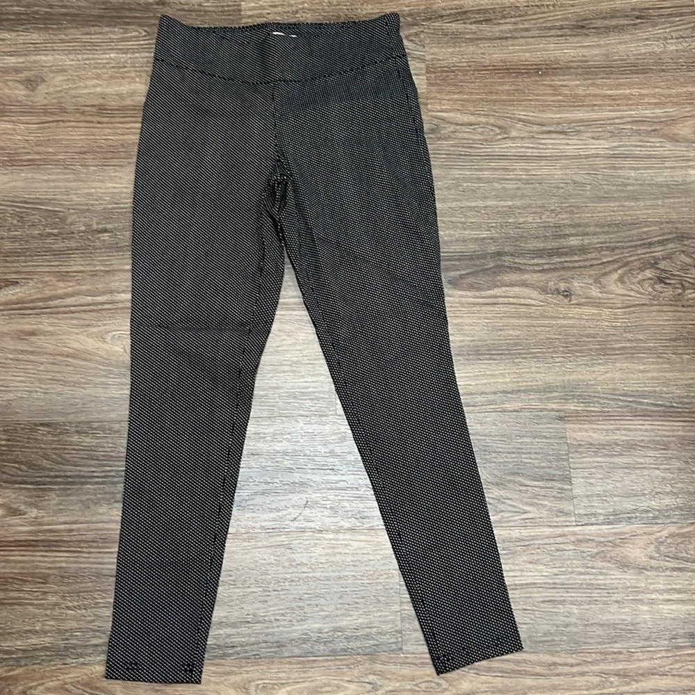 Just Be black and white polka dot capris/ medium - Picture 4 of 4